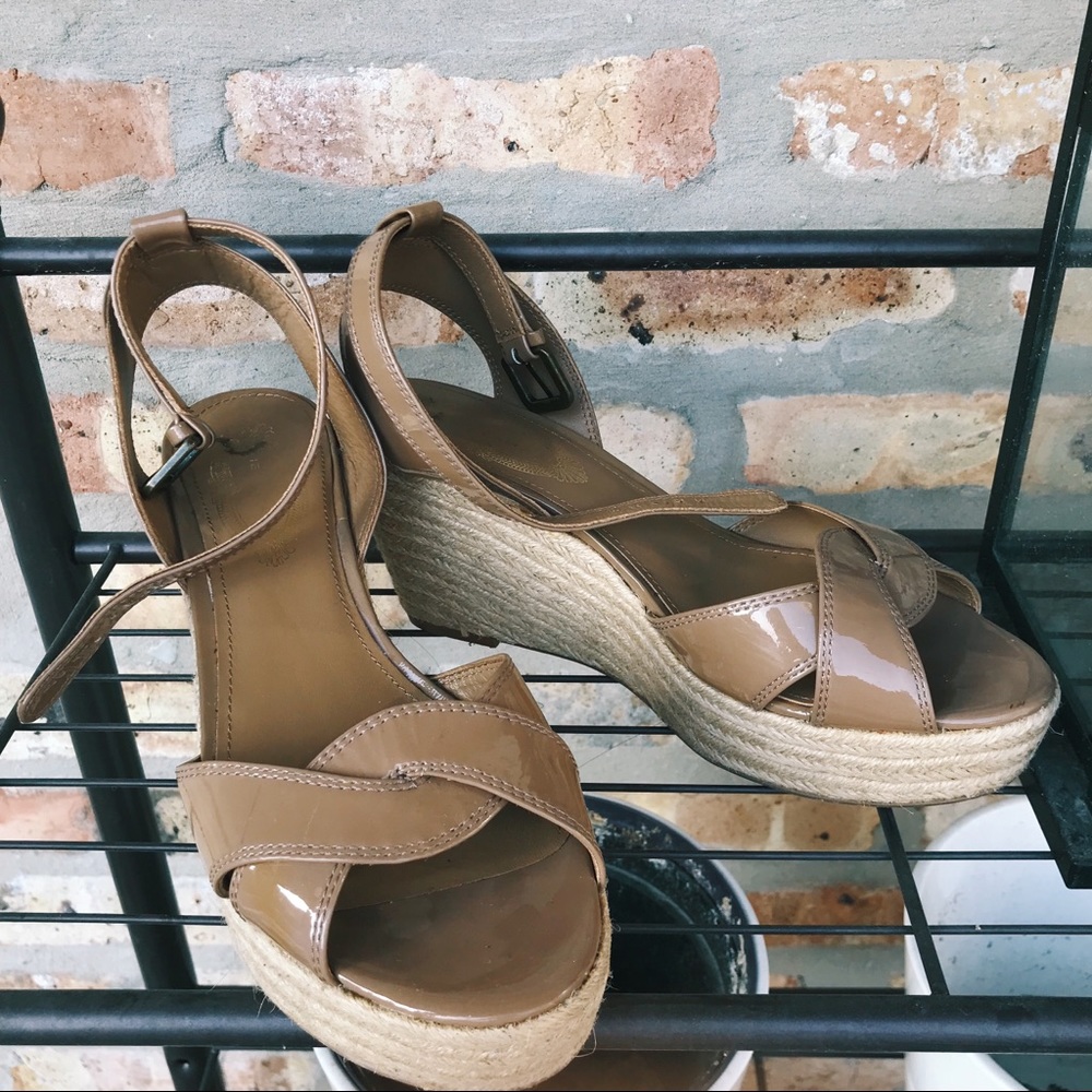Elie Tahari sandal wedges